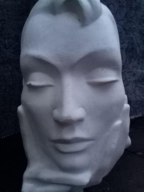 dior statue